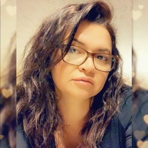 Meet your Posher, Leticia